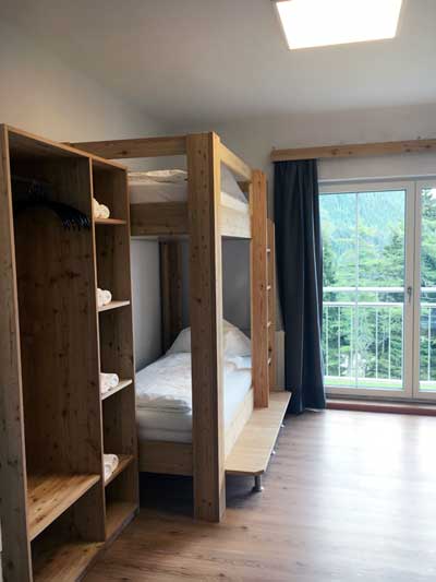 Einfachzimmer mit Stockbetten